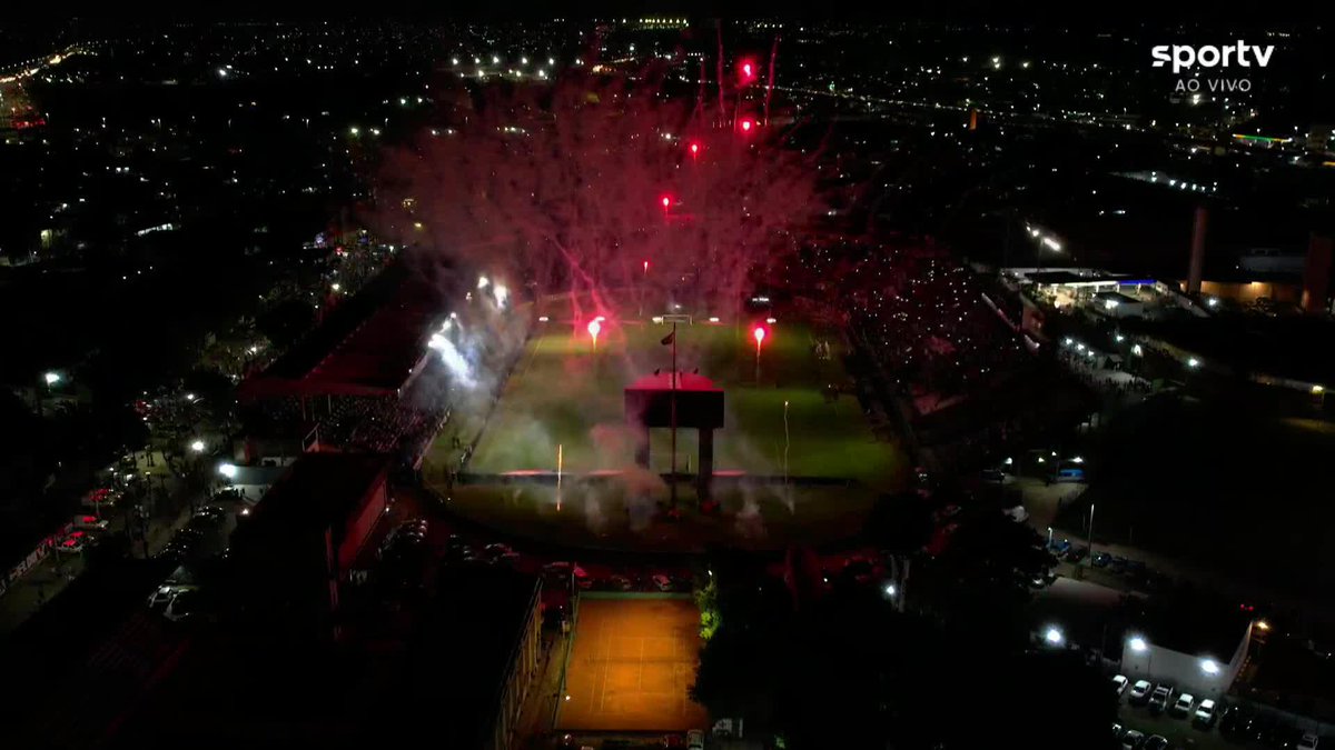 Linda festa da torcida do VASCÃO em São Januário.