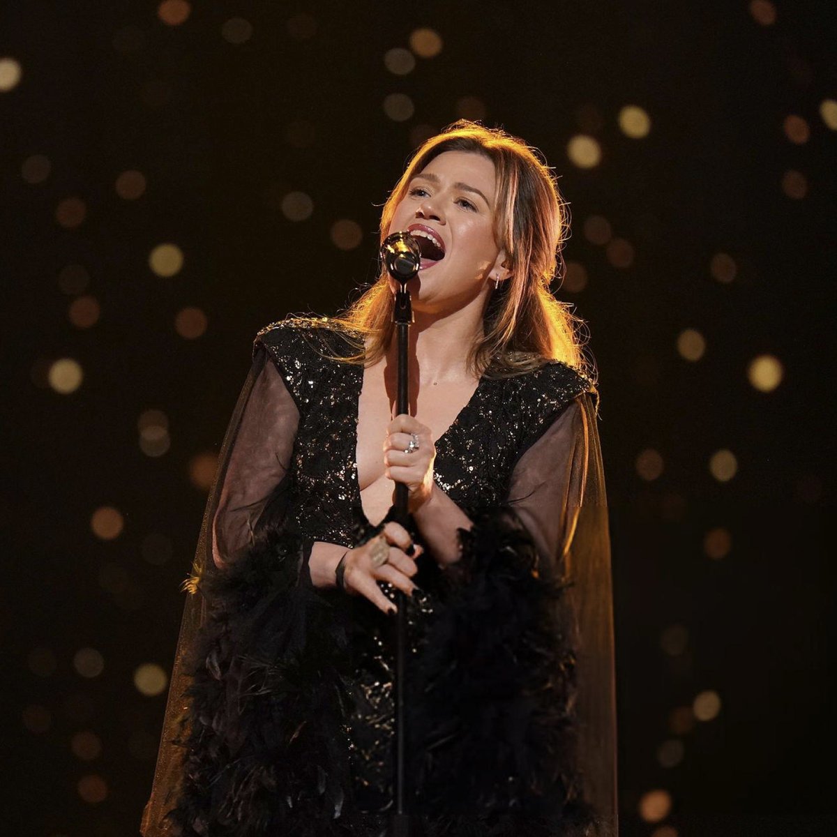 Kelly Clarkson performing ‘Where Have You Been’ on The Voice Finale