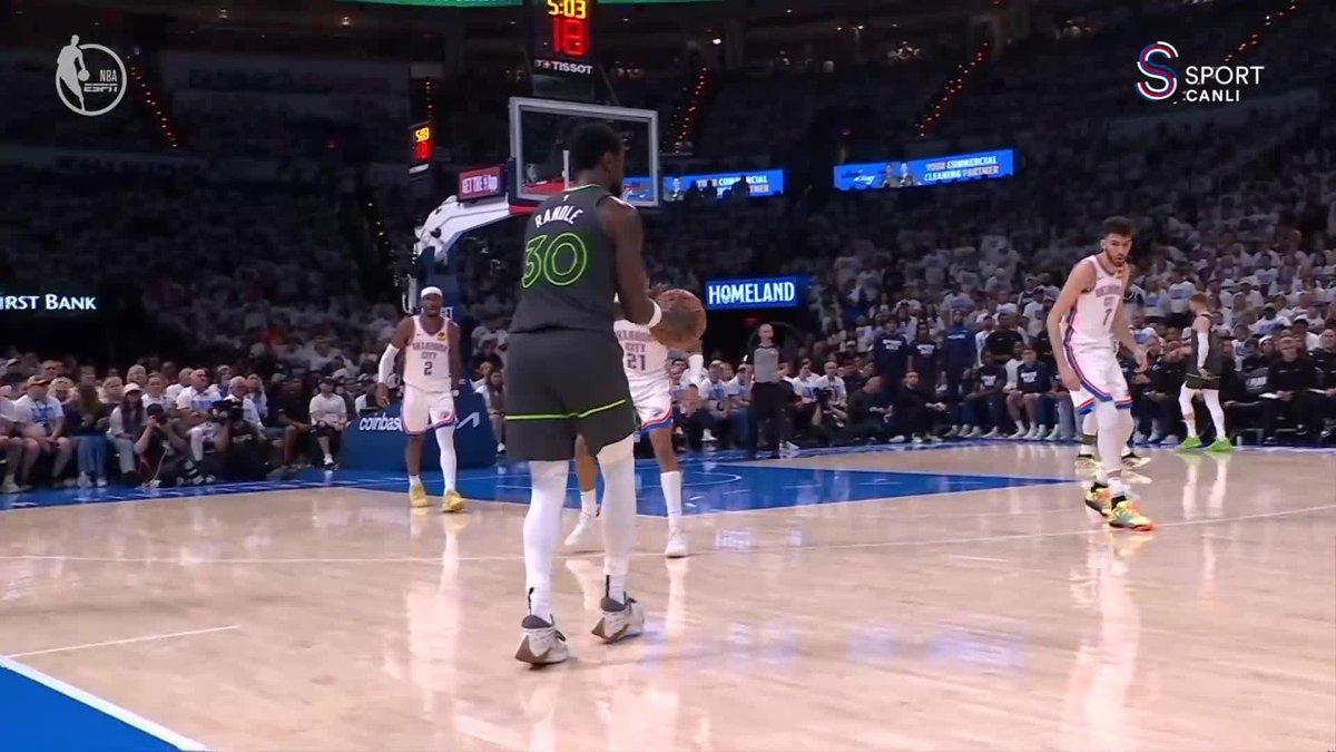 🔥 Julius Randle'ın ilk yarı performansı: 🏀 20 sayı 🏀 6/8 saha içi isabeti 🏀 5/6 üç sayı isabeti