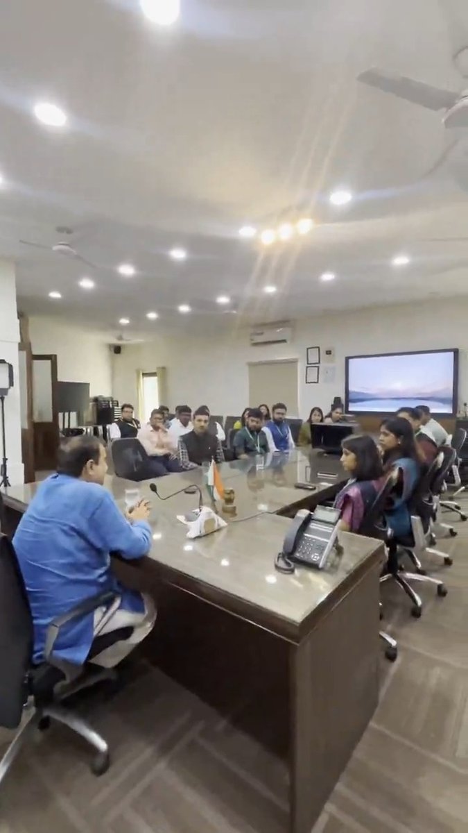 📍𝑵𝒆𝒘 𝑫𝒆𝒍𝒉𝒊 Interacted with the Assistant Secretaries – IAS of the 2023 Batch in Delhi today. It was a pleasure engaging with such dynamic young officers committed to shaping India's future.