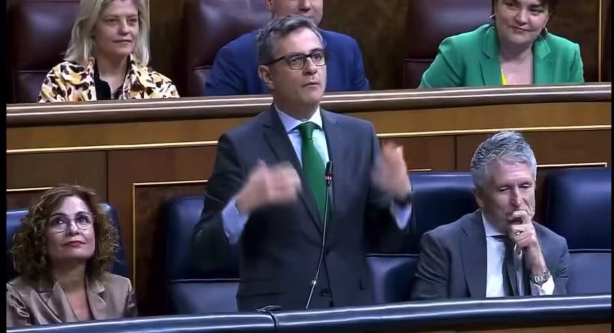 Yo he venido aquí a hablar de mi libro. Y Bolaños también ha venido esta mañana al Congreso a hablar de mi libro. ¡Gracias Félix, por la promoción desde el hemiciclo! #EspanaTieneSolución