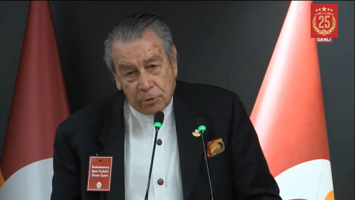 Galatasaray Divan Üyesi Sami Çölgeçen: "Daha önceki divan toplantılarına karamsar olarak geliyordum. Burada rakamlar yazılıyordu ruhum daralıyordu. 'Eyvah neyi satacağız, Ada da elden gidiyor mu, ne b... yiyeceğiz?' hissiyatı içindeydim. Ancak 25. yıldızı aldık, bir de ne göreyim, tüm Türkiye ayağa kalkmış. O sırada kafama dank etti, Galatasaray'a hiçbir şey olmaz, kimse ensesini karartmasın!"