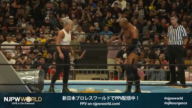 2 years ago today at Resurgence, Toni Storm showed up in New Japan Pro Wrestling helping her husband Juice Robinson against Fred Rosser! This was before she turned “Timeless” in AEW.
