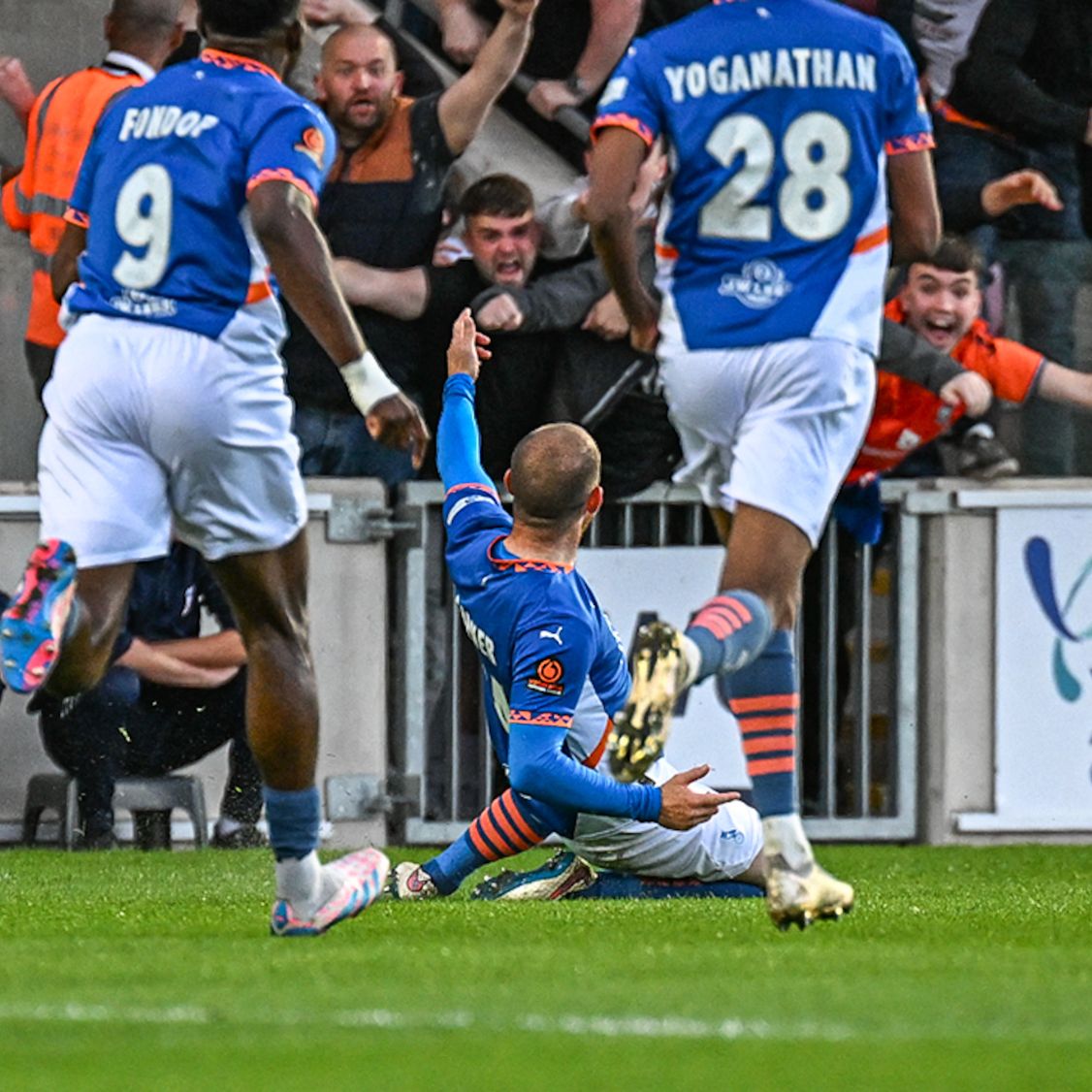 💥 Setting us on our way. #oafc