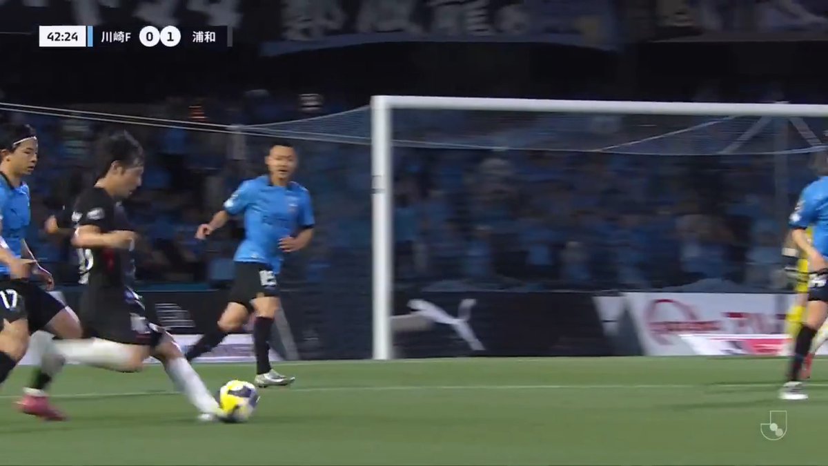 今シーズン初スタメンの #中島翔哉 の絶妙なクロスがそのままゴールネットを揺らして先制。 #urawareds #浦和レッズ #matchplayback #WeareREDS #Jリーグ #サッカー