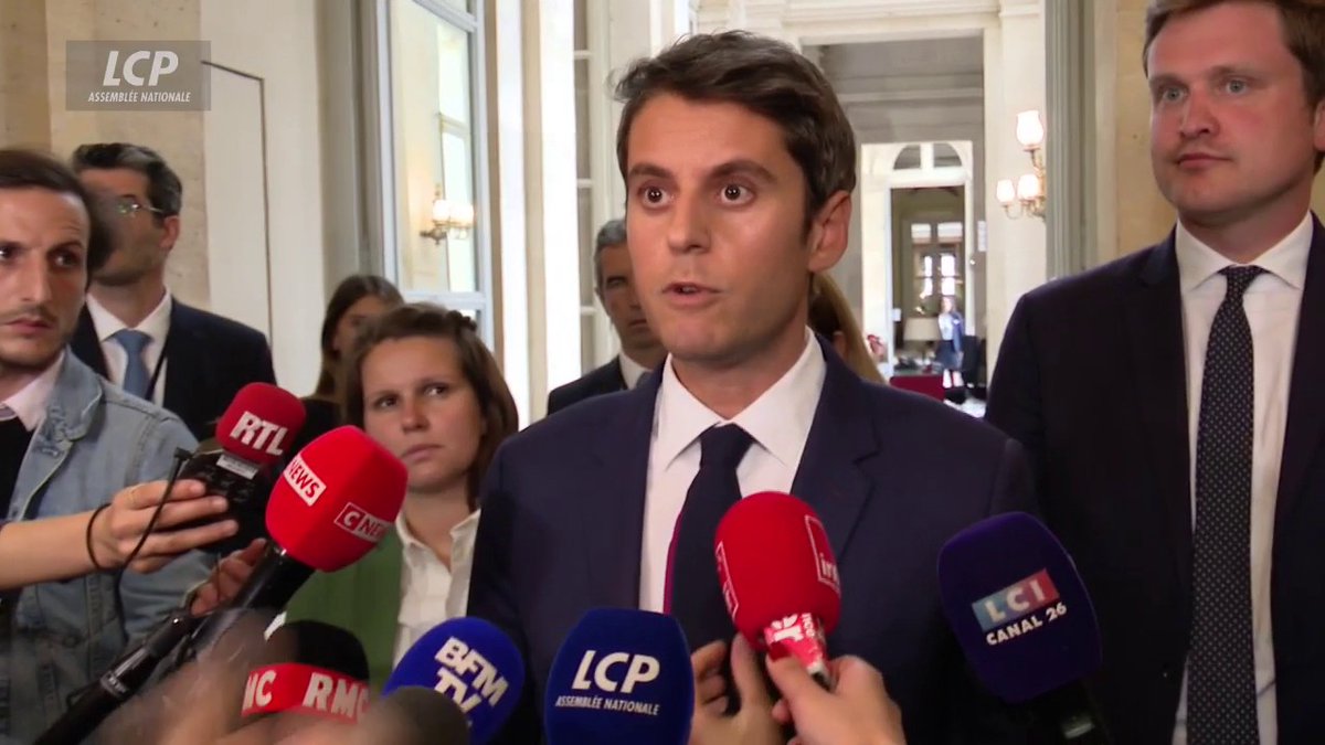 .Gabriel Attal parle "beaucoup avec des Français musulmans" qui en "ont marre" d'être "confondus avec les islamistes, ceux qui veulent imposer la charia". "Il y a une grande majorité des musulmans qui ont une foi paisible et tranquille." #DirectAN