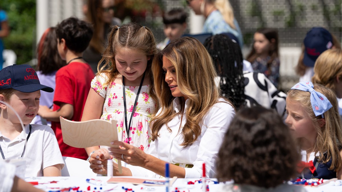 🇺🇸 First Lady Melania Trump Melania Trump welcomed children to the White House with a patriotic arts and crafts activity in the Kennedy Garden as part of the White House’s annual Take Our Daughters and Sons to Work Day celebration.
