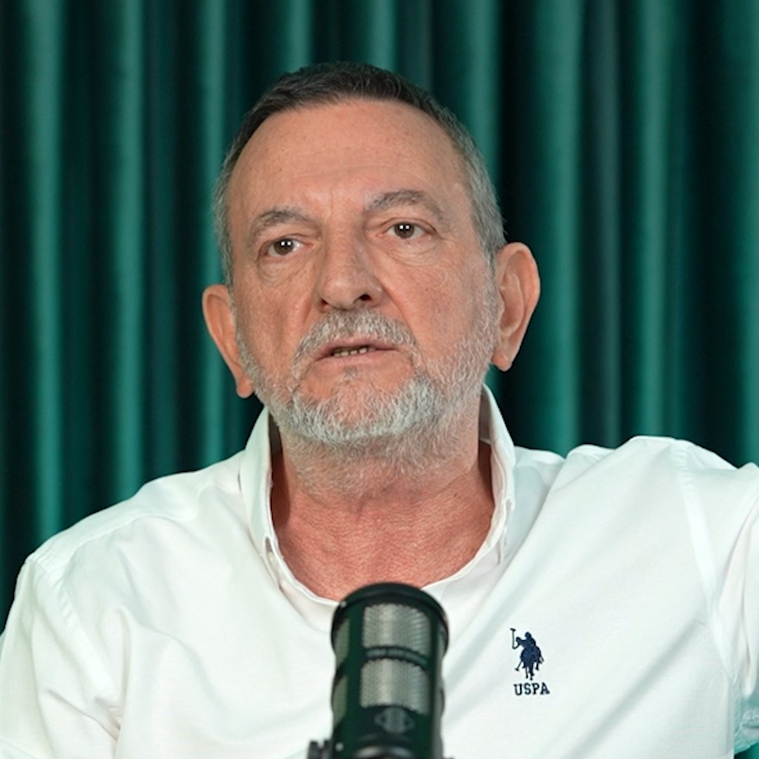 “Baksana, ses kaydı var mı diye bakıyor.” — Ferudun Nigdelioglu