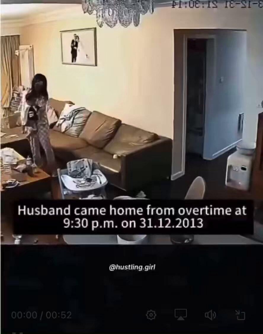 Suami yg tidak bertanggung jawab ke keluarganya ada. Tapi suami yg sayang istri dan anaknya juga banyak sprti video di bawah ini. Lalu knapa tipe laki2 sprti ini tdk viral ? Krna laki2 tdk bercerita. Cukup dia dan keluarganya saja yg tau.