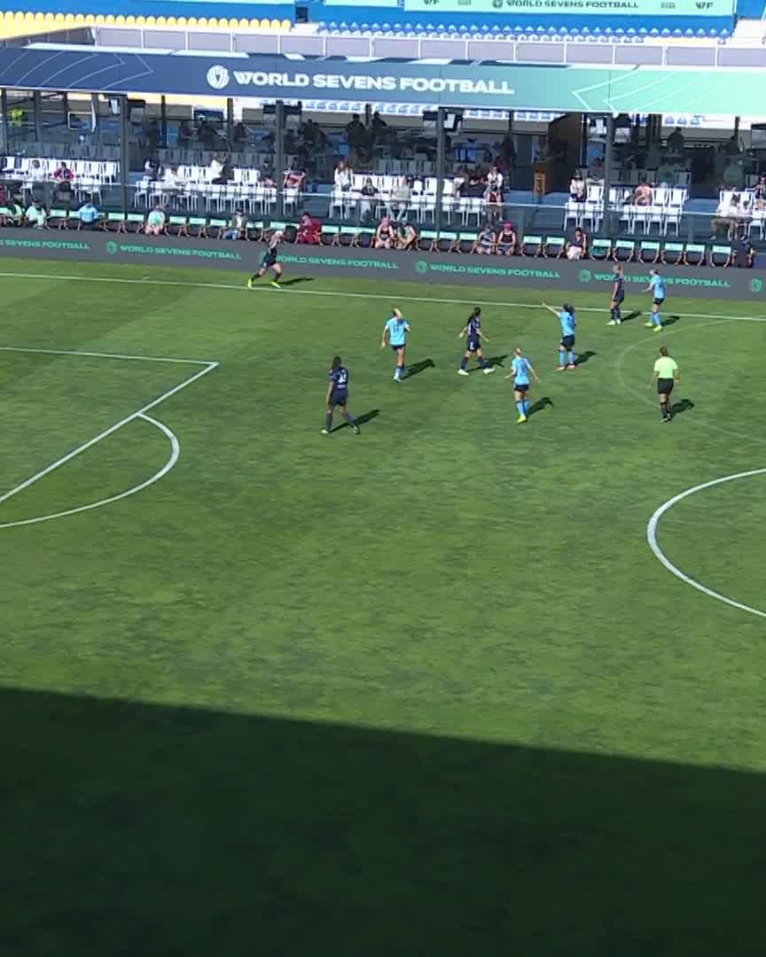 ⤴️⤵️ Twisting & turning and scoring the 4th, superbly done by City's Aemu Oyama! 📺 Watch it all LIVE & FREE on DAZN 🗓️ May 21 🔗 #DAZNxW7F #WorldSevensFootball