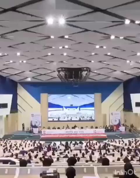 A Student's Speech at a conclave drew stupendous applause and a standing ovation towards the end. Not political but in his 3 min speech, his audience clapped 13 times and at the end, the entire hall gave him a standing ovation. Faces lit up with a smile of hope. That's India’s Next Generation demanding peace and harmony and refusing to be divided by religion, caste and creed. I do not know his name so couldn’t call out his name but who ever he is, he is the beacon of our United Federal India’s HOPE. Bharat Mata Ki Jai!! Jai Hind 🇮🇳