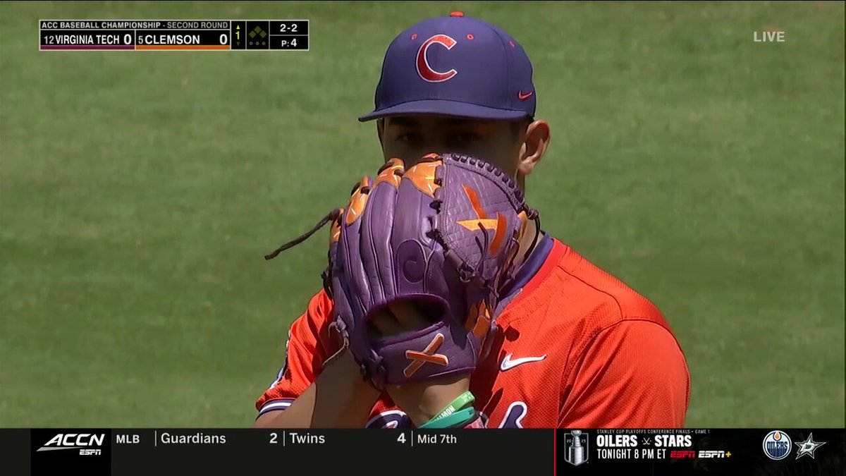 𝘼𝙉𝙉𝙊𝙐𝙉𝘾𝙀 𝙔𝙊𝙐𝙍 𝙋𝙍𝙀𝙎𝙀𝙉𝘾𝙀 𝙒𝙄𝙏𝙃 𝘼𝙐𝙏𝙃𝙊𝙍𝙄𝙏𝙔‼️ Ben Watson leads this game off with a solo homer and now owns a 𝟐𝟏-𝐠𝐚𝐦𝐞 hitting streak #Hokies 🦃⚾️