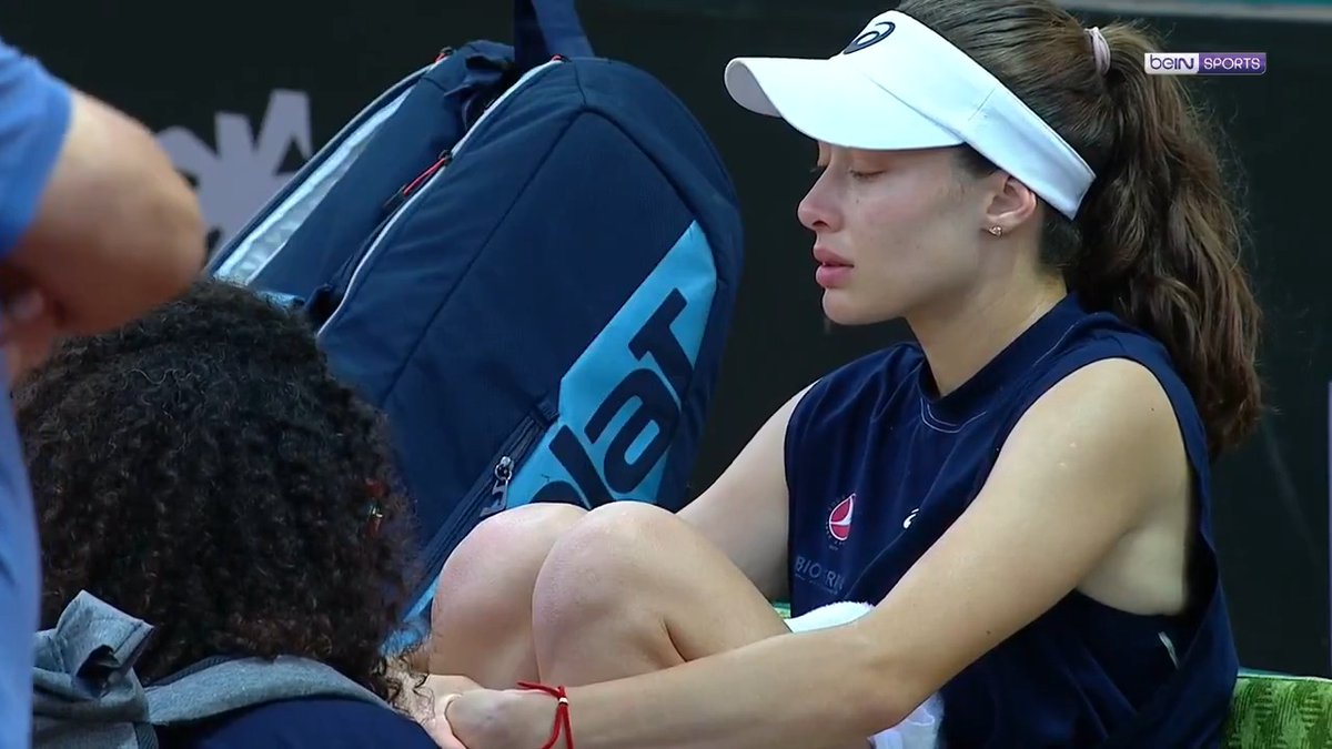 🎾 #WTARabat 2. Tur mücadelesinde sakatlık yaşayan Milli tenisçimiz Zeynep Sönmez, duygularına hakim olamadı... | #beINSPORTS