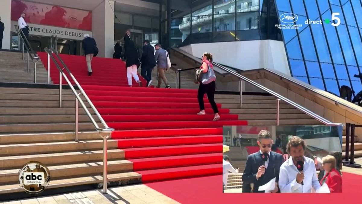 âš Il nây a pas que les stars qui montent les marches Ă Cannes⊠les anonymes aussi ! Alors on est allĂ©s commenter leur montĂ©e avec Victor DekyvĂšre đ LâABC de @bchameroy en intĂ©gralitĂ© : #CĂ Vous