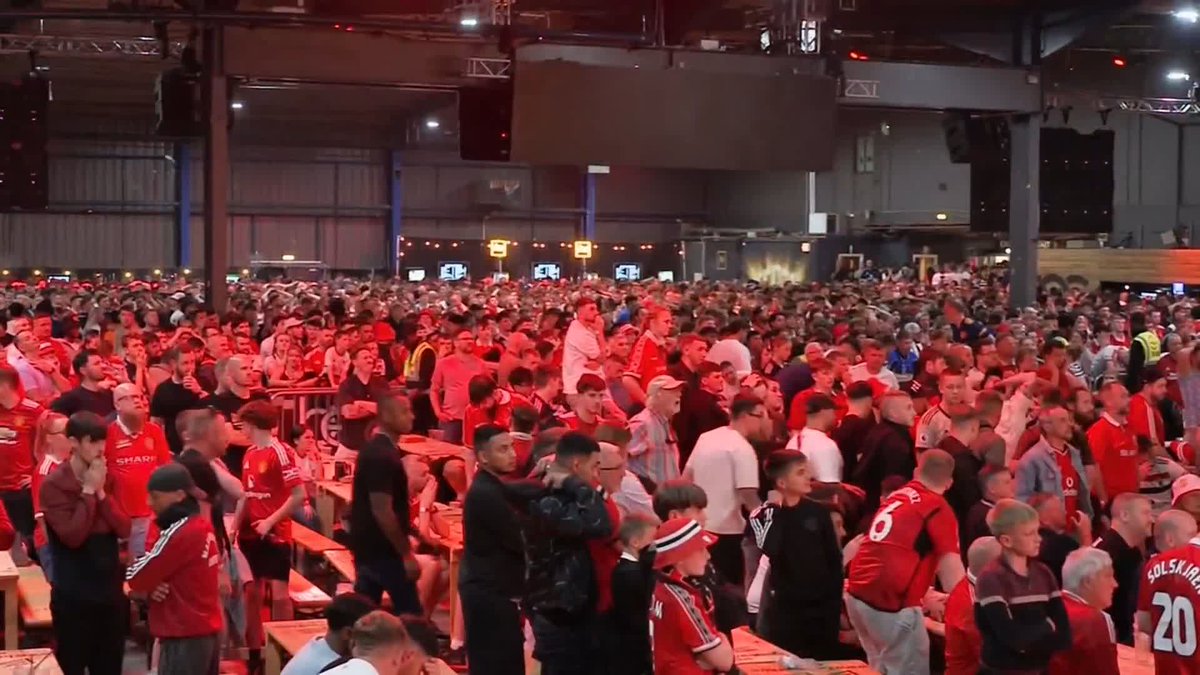 Bleak scenes at the final whistle for these Manchester United fans... 😕
