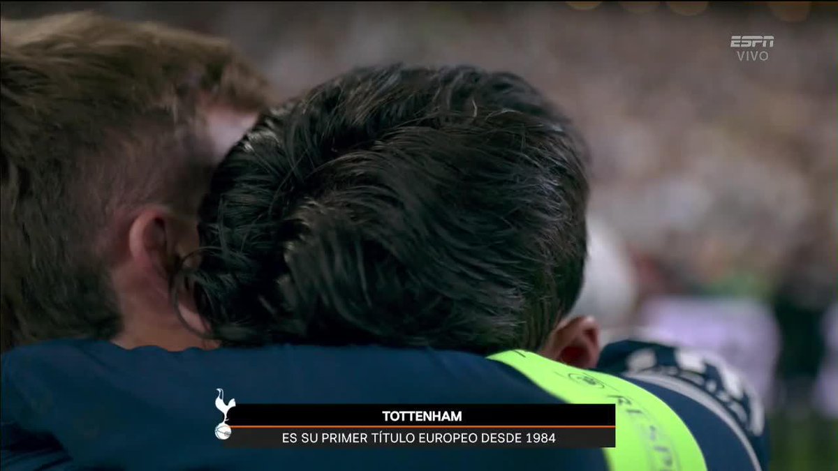 🥹 Sí, Sonny. POR FIN ERES CAMPEÓN. El coreano no pudo contener la emoción después de ganar su primer título con Tottenham. TODO VALIÓ LA PENA 👏