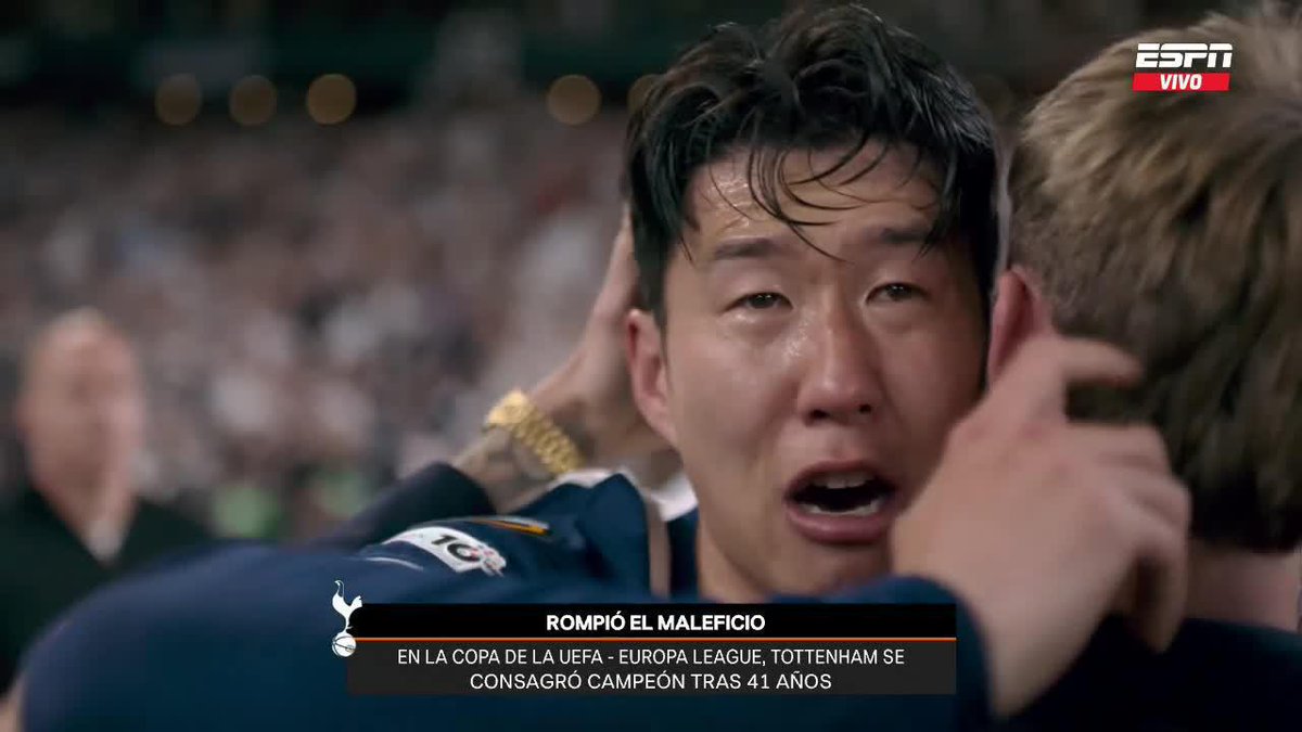 Las lágrimas de Son lo dicen todo. Acaba de ganar su primer título con Tottenham a los 32 años y tras 10 temporadas en el club. Qué hermoso que es el fútbol.