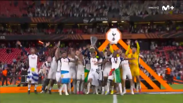 No puedes no alegrarte al ver esa sonrisa de 𝑺𝒐𝒏. #LaCasaDelFútbol #UELFinal