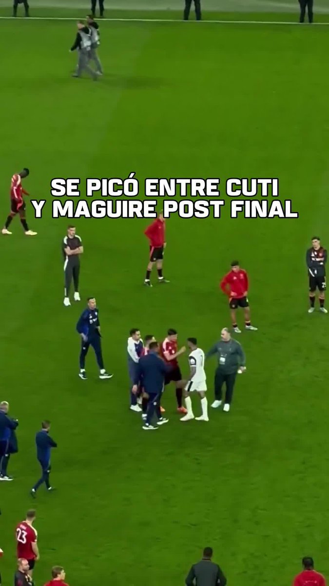 #AHORA - Picante cruce entre CUTI ROMERO y MAGUIRE: el jugador del United le negó el saludo al argentino. 📹 Nathan Salt