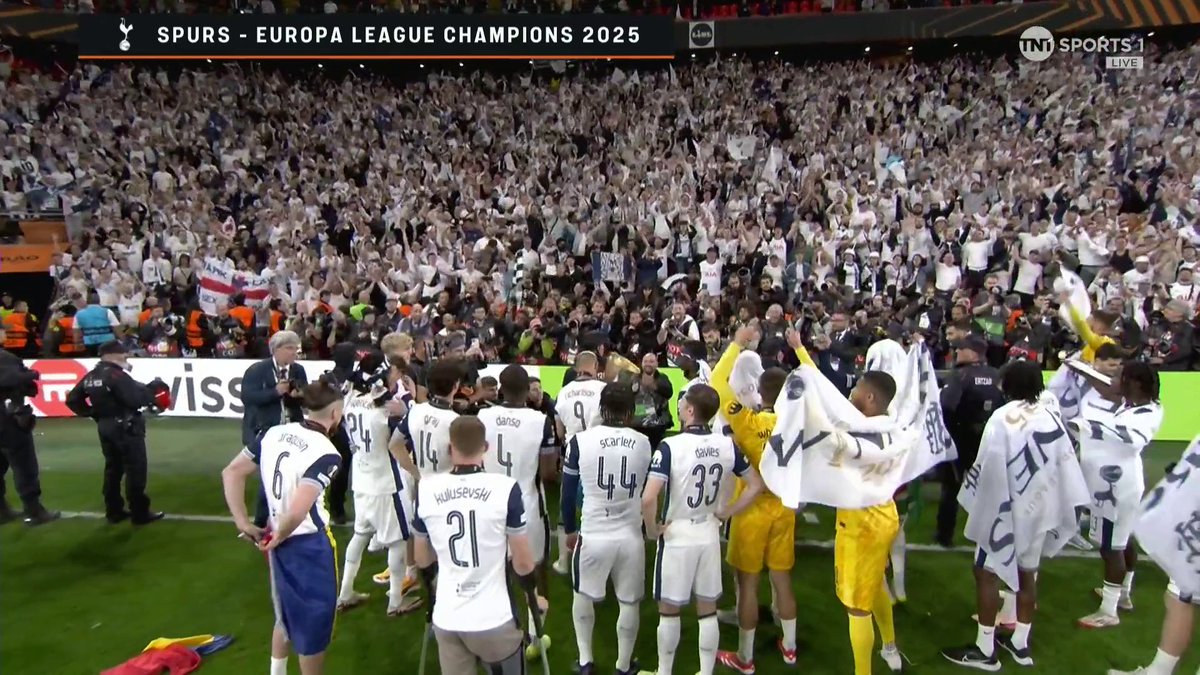"It's why you play football. It's why you sacrifice everything" 🤩 Gareth and Rio Ferdinand think that this is a moment these Spurs players will never forget, and the reason why they do what they do every day. 📺 TNT Sports & discovery+ UK