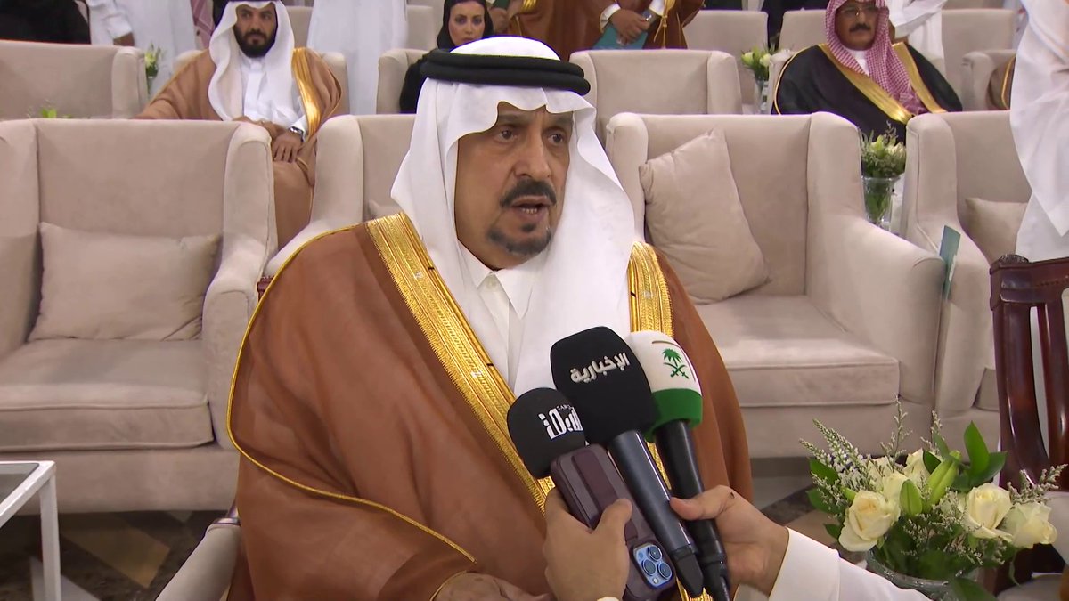 أمير الرياض فيصل بن بندر لأبطال المملكة في "آيسف": الإنسان السعودي مبدع، وهذا اعتقاد ثابت لدينا، ونطلب منه المزيد دائما من مراسلنا سليمان الجبر #سعوديون_ينافسون_العالم | #الإخبارية