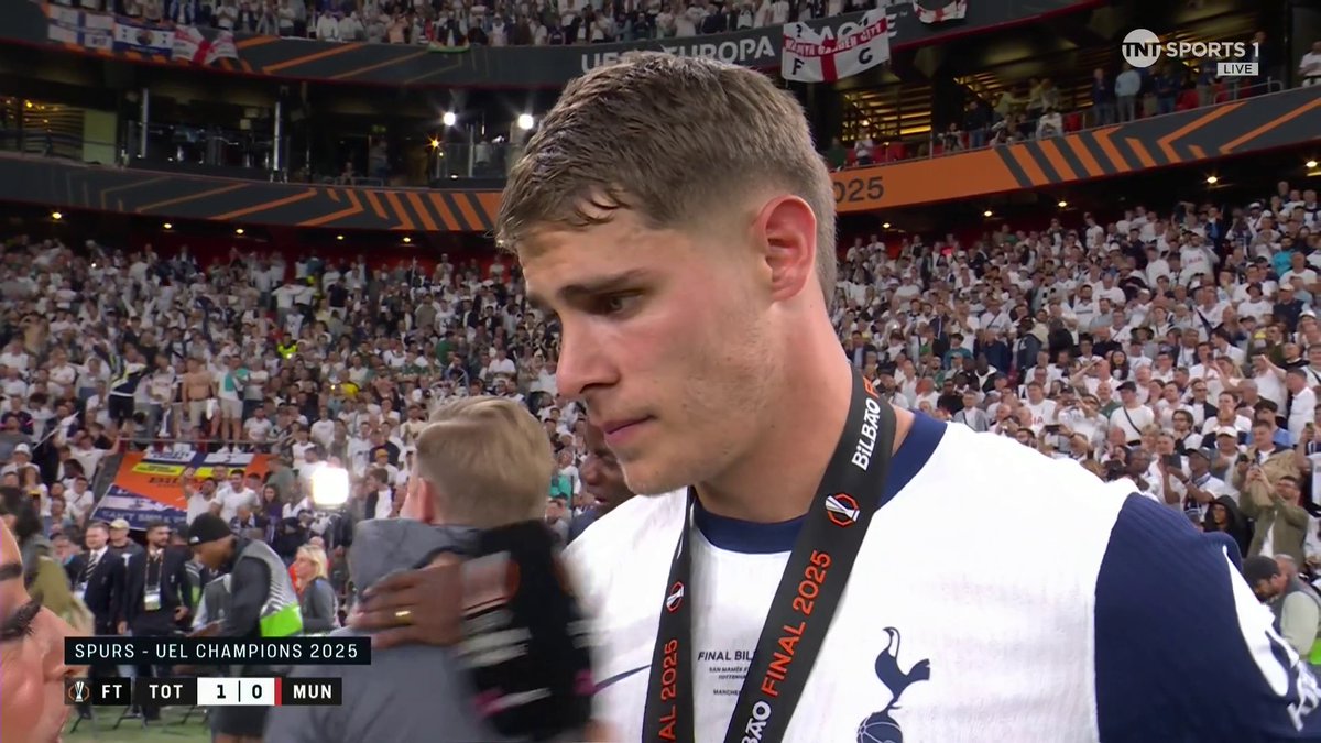 🎶 MICKY VAN DE VEN 🎶 Jules Breach speaks to Micky van de Ven, who's incredible acrobatic clearance ensured Spurs' clean sheet. 📺 TNT Sports &amp; discovery+ UK
