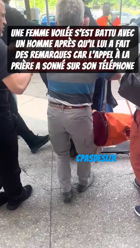 Marseille: une altercation a eu lieu aujourd’hui à Lidl . Alors qu’elle se trouvait dans la file d’attente, une femme a reçu l’appel à la prière sur son téléphone. Gêné par le son, un homme lui a fait des remarques, ce qui a provoqué une vive dispute les deux en sont venus aux mains.