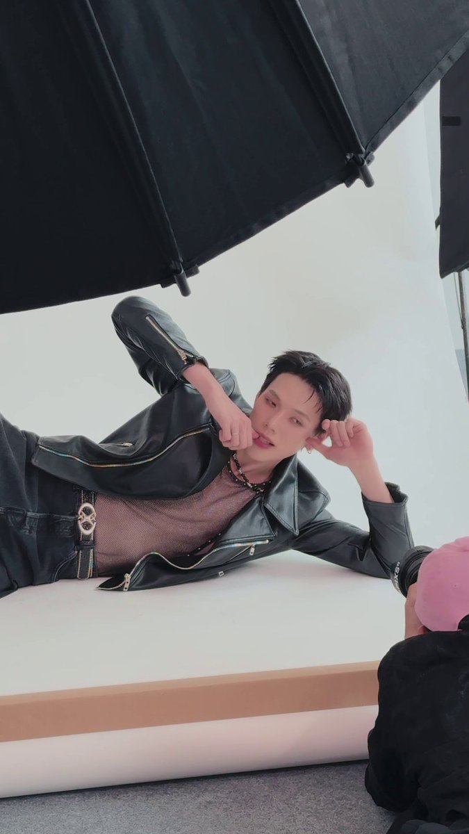 พาส่องเบื้องหลัง photoshoot สุดฮอต🔥ของ #ต้าห์อู๋ KISS OF MAYBELLINE ฮอตแบบนี้ ไดโน่ 🦖 ละลายยัง ? 📌 SuperStay Vinyl Ink – Lippy 10 เฉดสี #ลิปต้าห์อู๋ MAYBELLINE X DAOU #DAOUXVINYLINK #DAOUXMAYBELLINE #MAYBELLINEXDAOU #KISSOFMAYBELLINE #MaybellineThailand