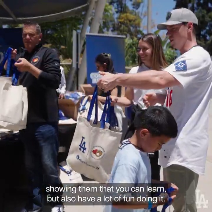 Will and Cara Smith hosted their second annual Catching Hope Community Clinic for 200 elementary students at Dodger Stadium! They participated in Quick Ball, STEM-based activities, arts and crafts and more. Will’s teammates Blake, Andy, Jack and Dalton also joined the fun.