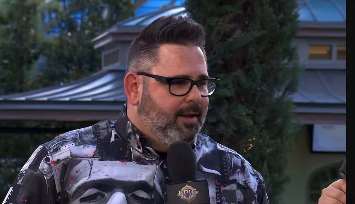 𝐑𝐄-𝐑𝐈𝐃𝐄 𝐓𝐇𝐄 𝐌𝐎𝐕𝐈𝐄𝐒 🤩 Some huge news was announced earlier by Michael Aiello. A brand new show is coming soon by Discover Universal in which will detail all of the classic Universal Orlando past attractions. And Mike will be hosting 🎙️ FEED ME THE NOSTALGIA 🤤