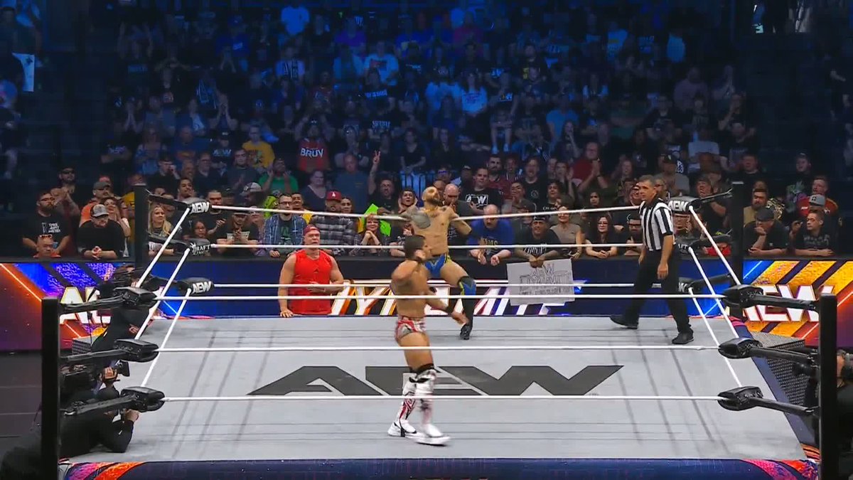 SLAPPED ON THE TOP OF THE HEAD BY @BOWENS_OFFICIAL! Watch #AEWDynamite LIVE on TBS & MAX