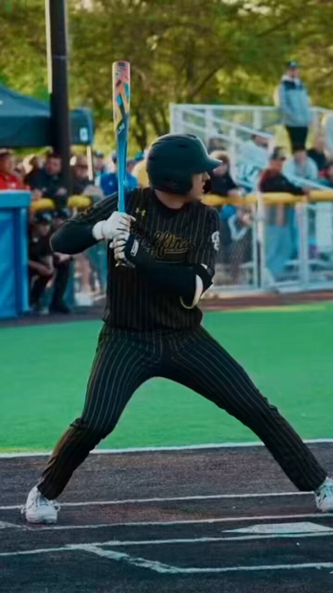 COLTON NICHOLSON WALK-OFF FOR THE GRIFFINS!!! Gretna East defeats Skutt Catholic 3-2 in 15 innings to advance to the Class B championship. #nebpreps | Gretna East Baseball