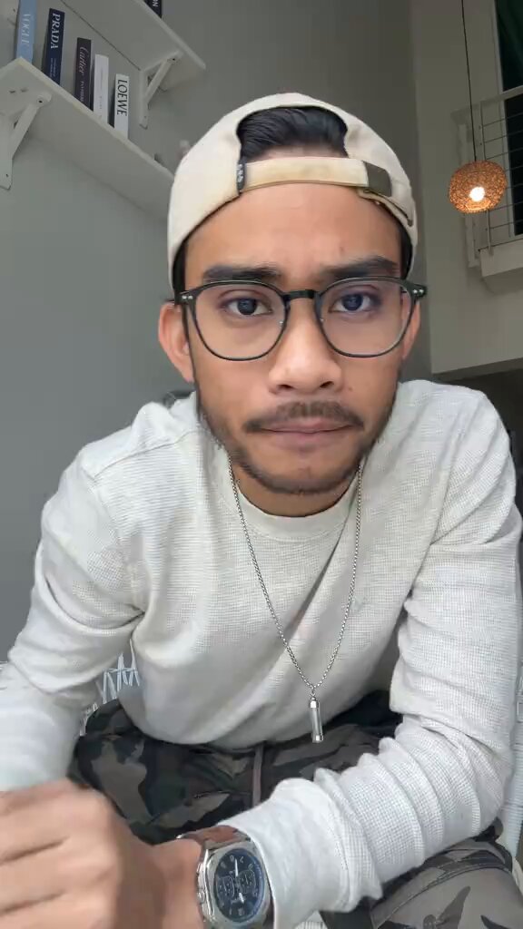 Jangan duduk dekat Scott Garden KL. Katanya, management hauk. Report orang since 7 tahun lepas pun masih takde tindakan. Nak berurusan dengan office tapi tak buka pintu 😅