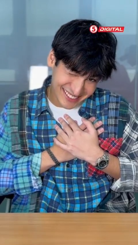 Too cute not to post this! May ganito na ba ang lahat? Maki-supernatural trend na rin with Andres Muhlach! 😎🤩🫶 Abangan si Andres Muhlach bilang Keifer sa #AngMutyaNgSectionETV5, LUNES hanggang BIYERNES, 6:45 PM sa #PrimetimePrimeraTV5! #AMNSETV5 #AMNSE