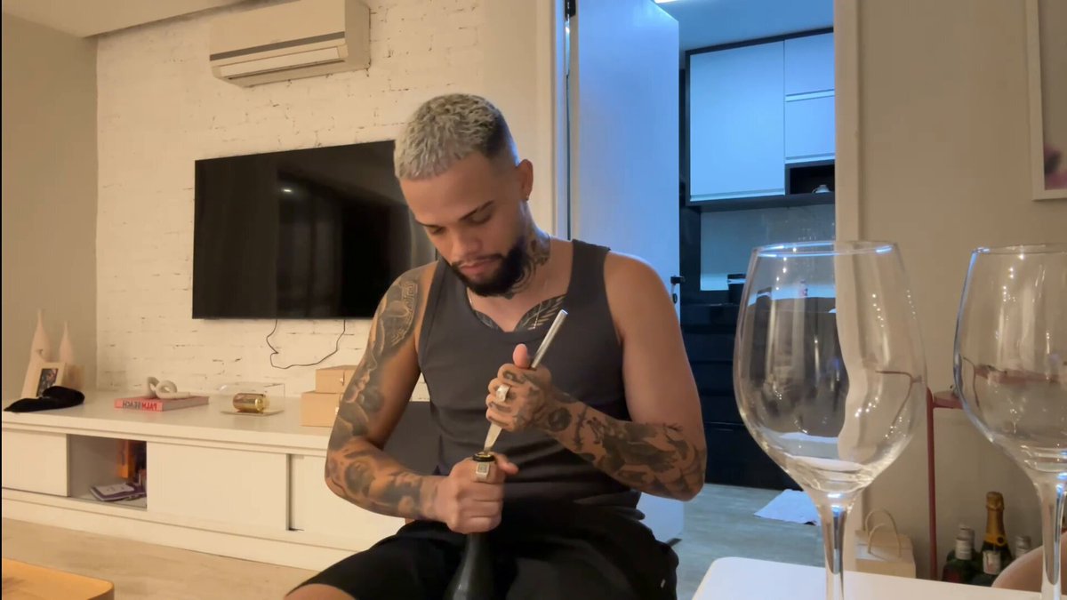 🚨 Meikod revelou que dá vontade de colocar o Fontinelle e o Jhow na Justiça e mandou um recado para o JonVlogs! "Eles ainda estão na minha agencia, não peguei 20% deles até hoje" "Mó falso, falava do Maumauzk e fez a mesma coisa comigo" 🎥| meikodrj