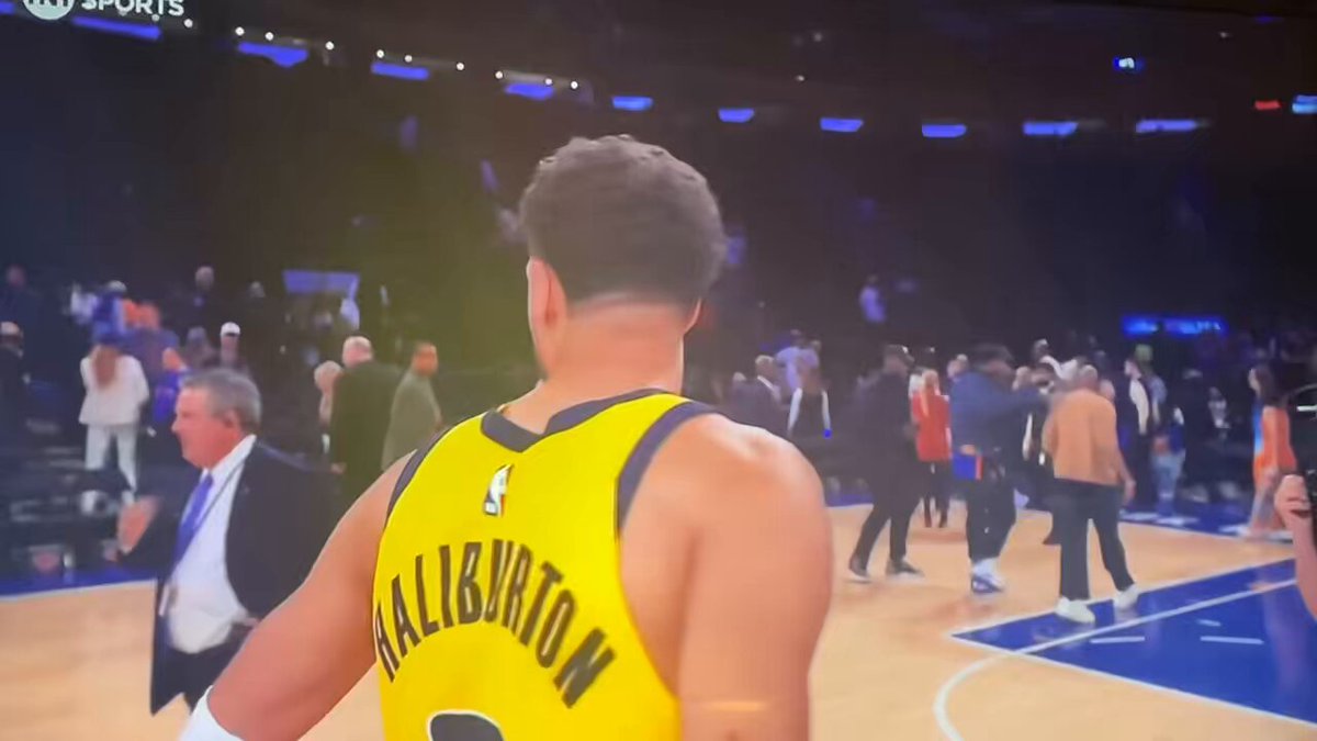 Nasty troll job of the Knicks by TNT here with the cutaway to Reggie Miller.