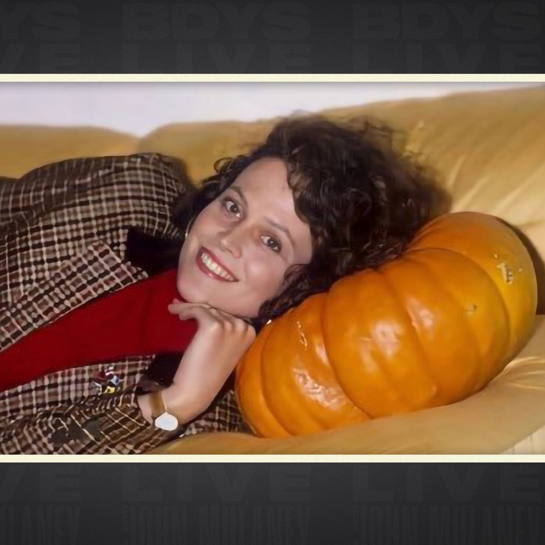 Turns out, Sigourney Weaver doesn't even remember taking those iconic pumpkin photos #EverybodysLive