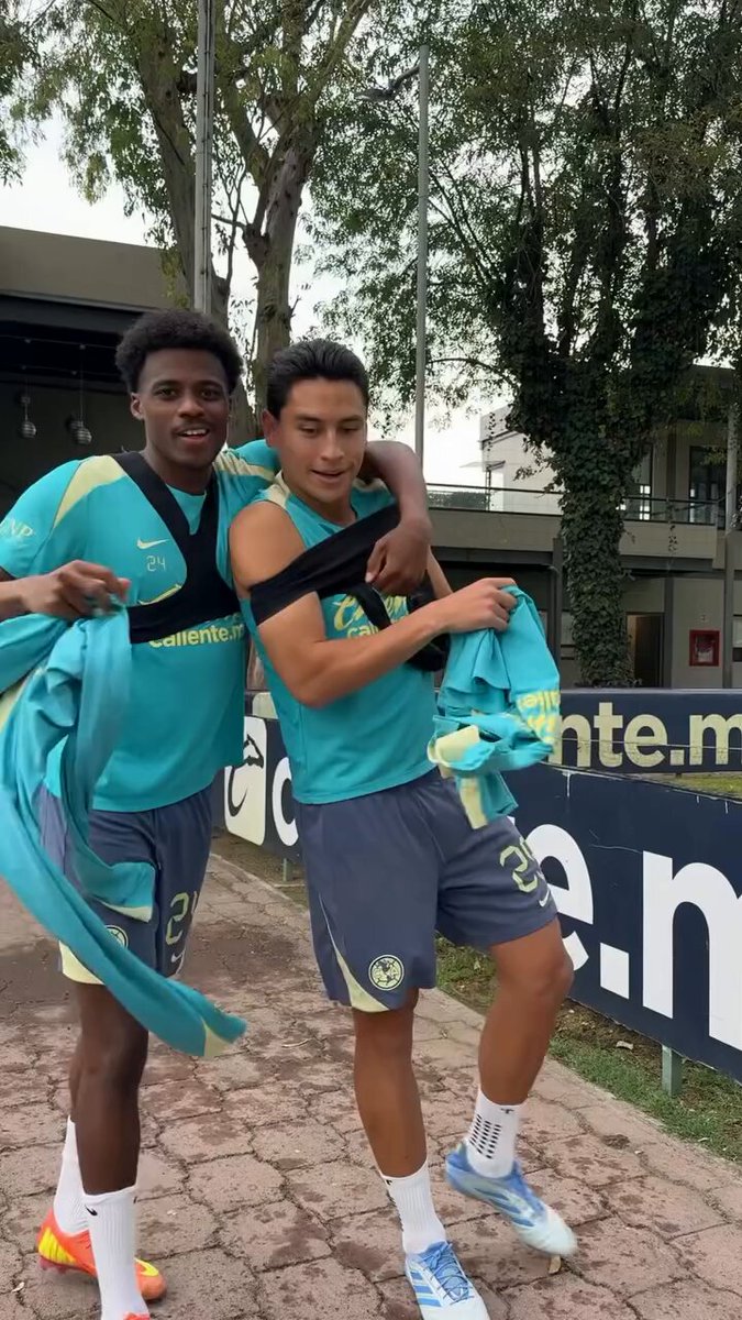 RELAJADOS,TRANQUILOS Y SONRIENTES, SE VIENE EL TETRA. EXPLOTO DE EMOCIÓN 🤩💛🦅 Club América