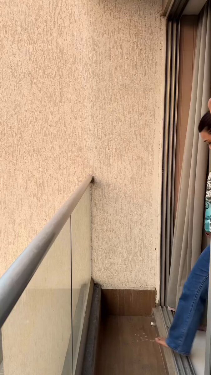 Balcony wala pyar🤟