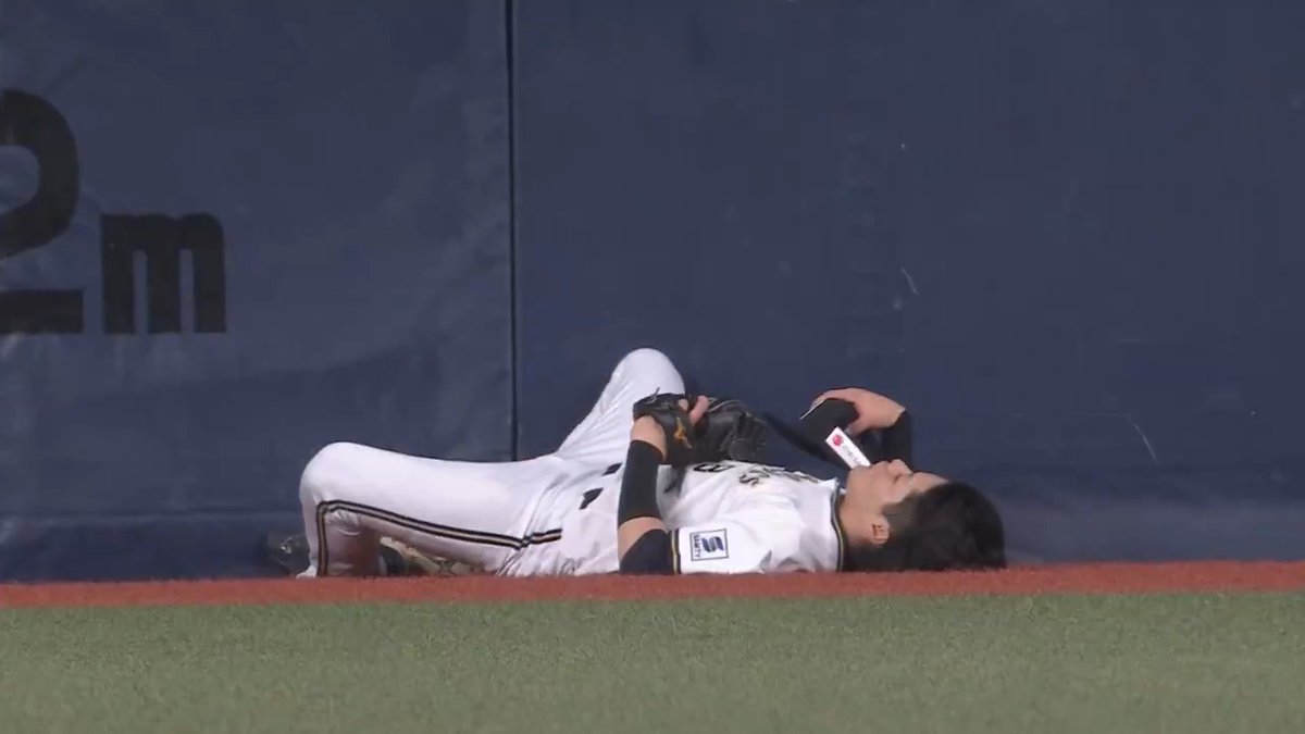 長打を許さぬジャンプ一番‼️ オリックス #麦谷祐介 選手のファインプレー‼️🔥 #Bs2025 👇ライブ配信はこちら