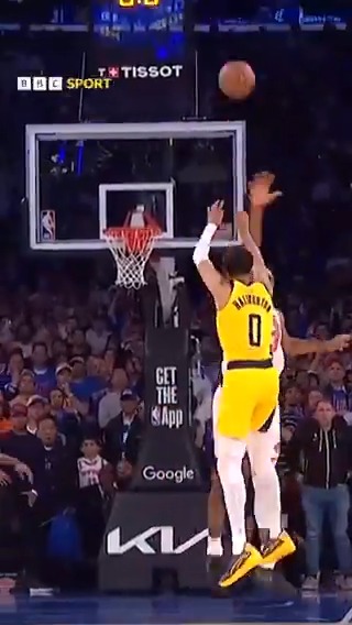 Tyrese Haliburton scored at the buzzer to send the game to overtime, as the Indiana Pacers came back to beat the New York Knicks 138-135! More: