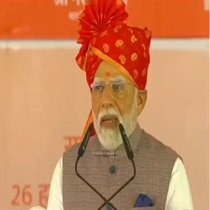 मोदी यहां सीना तान के खड़ा है मोदी का दिमाग ठंडा रहता है मोदी का लहू गरम है मोदी की नसों में गरम सिंदूर बहता है डायलॉग राइटर स्वयं मोदी