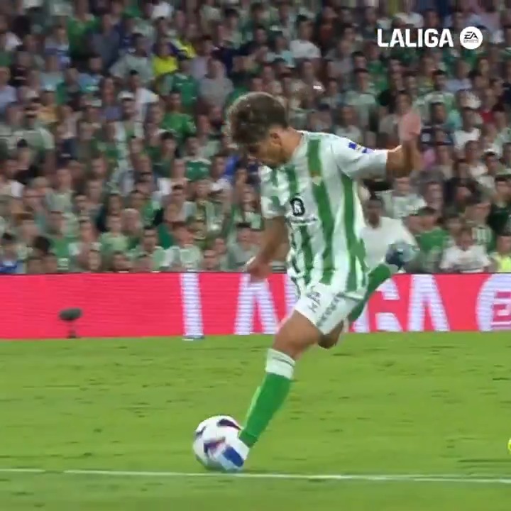 🚀🦁🇲🇦 El misil de 𝑬𝒛 𝑨𝒃𝒅𝒆 para marcar su primer gol como 𝒗𝒆𝒓𝒅𝒊𝒃𝒍𝒂𝒏𝒄𝒐. #LALIGAHighlights #RealBetisValencia