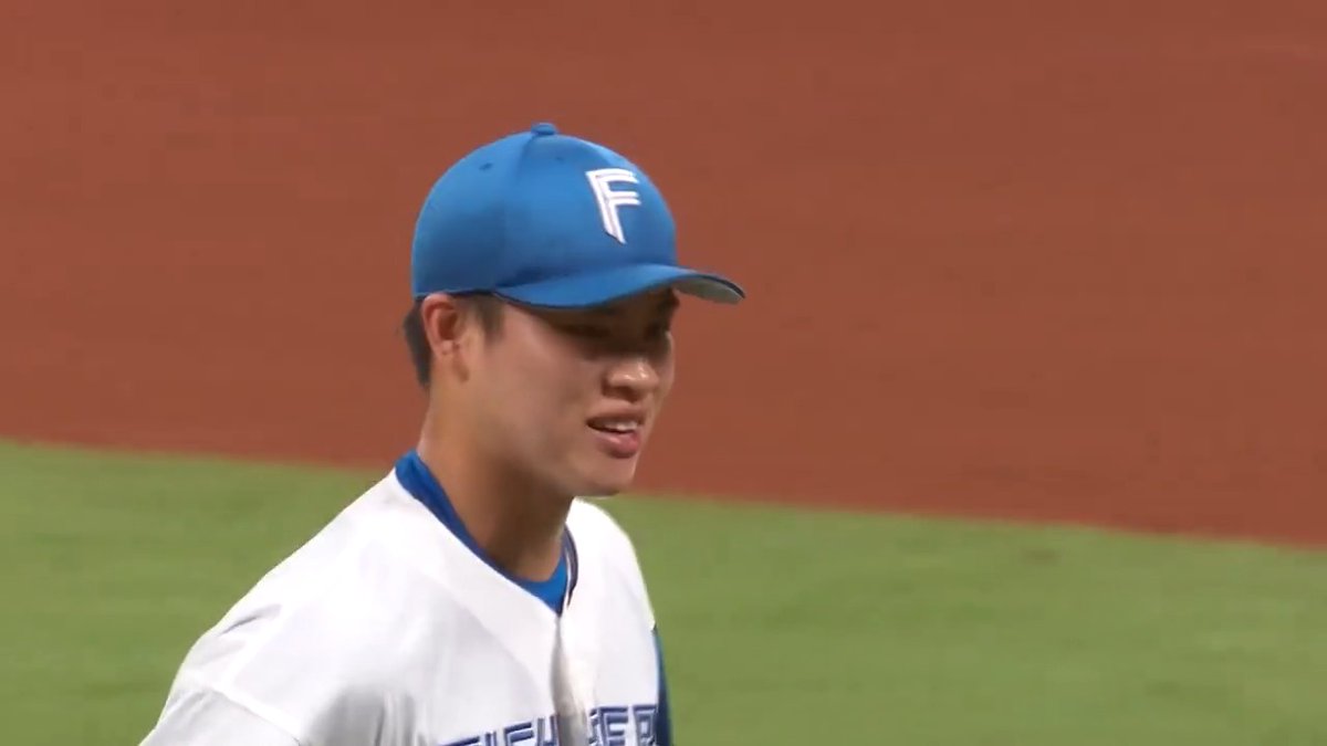 本日支配下登録を勝ち取った北海道日本ハム #孫易磊 投手。 NPBデビュー戦を堂々たる三者凡退ピッチングで飾る‼️✨ #lovefighters 👇ライブ配信はこちら