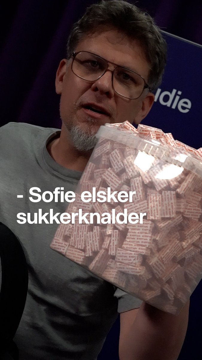 Skud ud til Socialdemokratiet for videoidé. Hvad har du i din taske? Lyt til Sig det' løgn alle steder. Også her: