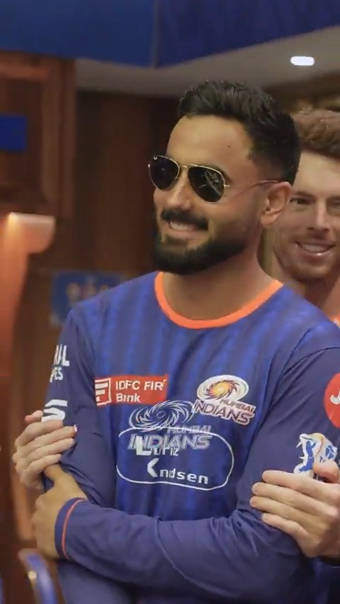 𝟐𝟒* (𝟖) with 2️⃣ fours &amp; 2️⃣ sixes - ekdum Maverick waali performance 💪😎 #MumbaiIndians #PlayLikeMumbai #TATAIPL #MIvDC