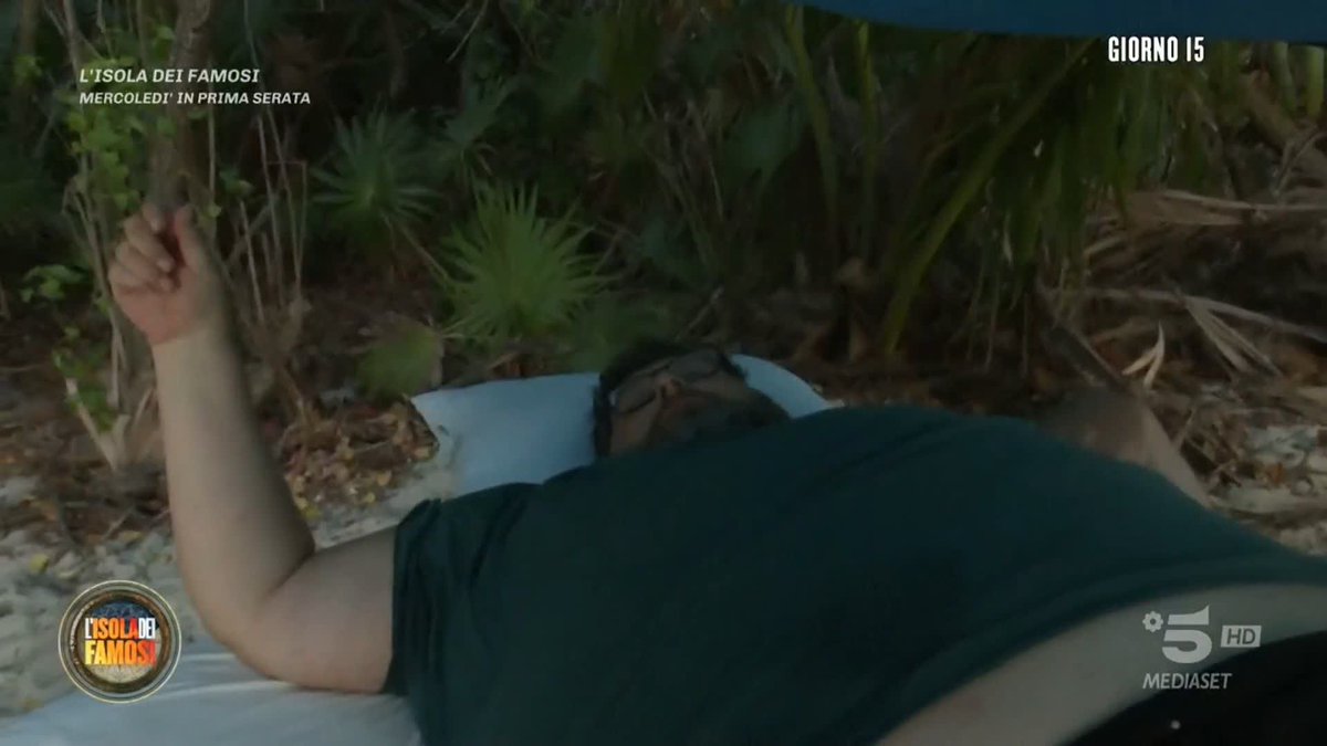 Carly: "Mario ha preso la residenza" 😂😂😂 #Isola