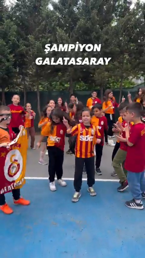 Okullardaki Galatasaray kutlamaları sürüyor. 🥰