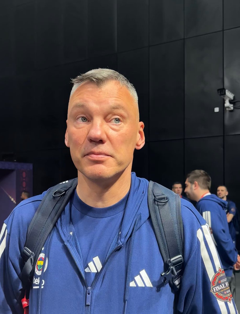 Buğra Balaban: "Koç, bu takım, Final-Four kariyerinizde sahip olduğunuz en iyi kısa rotasyonu mu? Sarunas Jasikevicius: "Eğer kazanırlarsa evet."