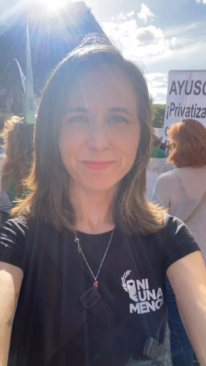 La verdadera libertad es aquella que asegura que puedas ser lo que quieras en la vida independientemente de la cuenta corriente de tus padres. Y eso solo lo consigue la educación pública. Por eso salimos hoy a las calles, a defenderla de gente como Ayuso que la pone en peligro.